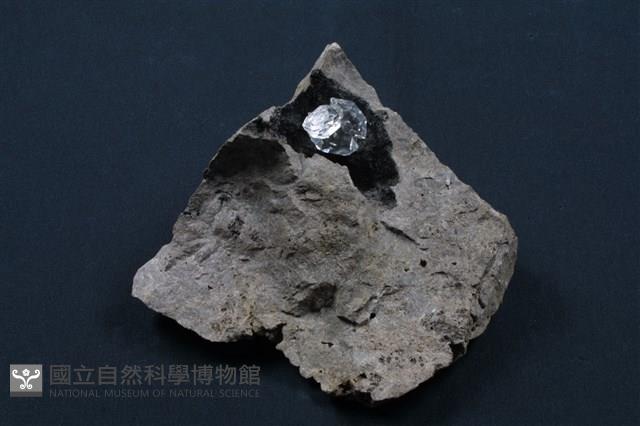 Quartz Collection Image, Figure 1, Total 3 Figures