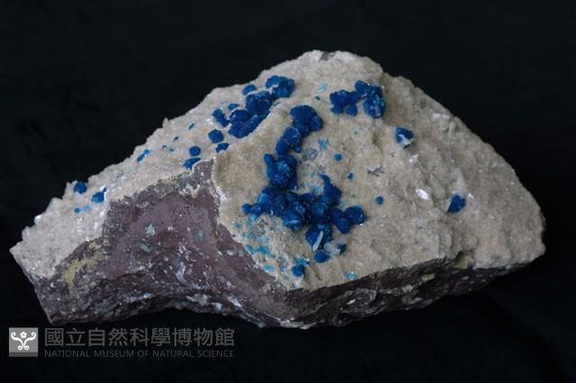 水矽釩鈣石 藏品圖，第1張