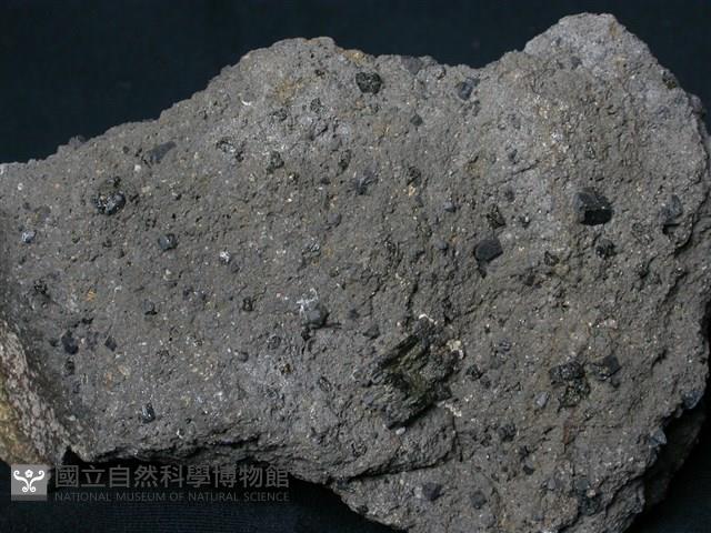 輝石安山岩藏品圖，第1張