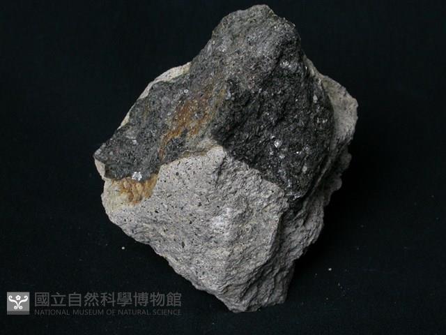 角閃安山岩藏品圖，第1張