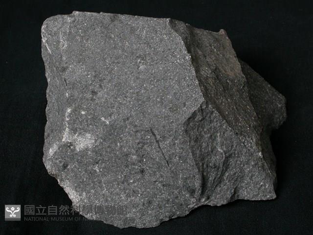 輝石安山岩藏品圖，第1張