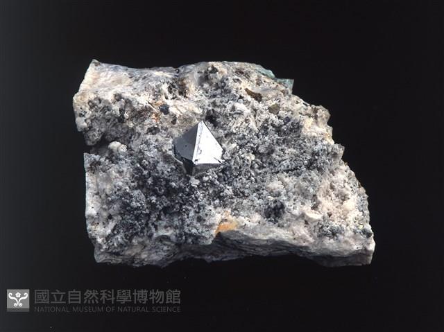 硫銅鈷礦藏品圖，第1張