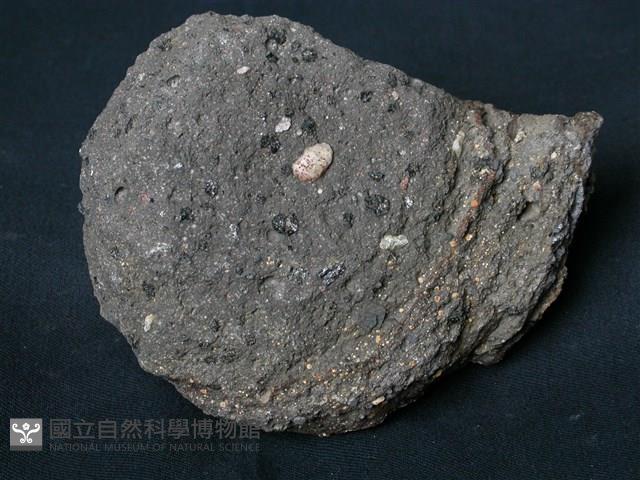 輝石安山岩藏品圖，第1張
