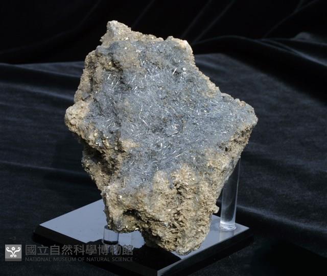 脆硫銻鉛礦藏品圖，第7張