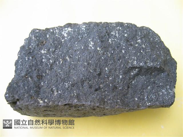 玄武質安山岩藏品圖，第2張