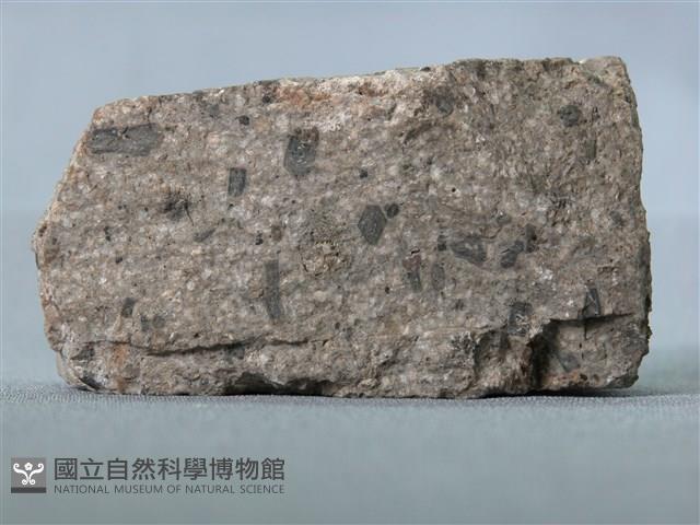 角閃安山岩藏品圖，第2張