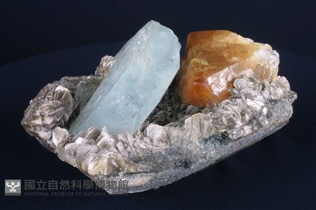 白鎢礦/白雲母/海藍寶石藏品圖，第3張
