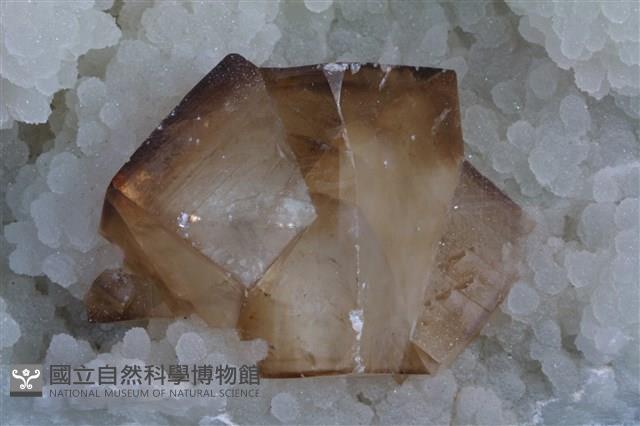 Calcite/Chalcedony Collection Image, Figure 3, Total 4 Figures