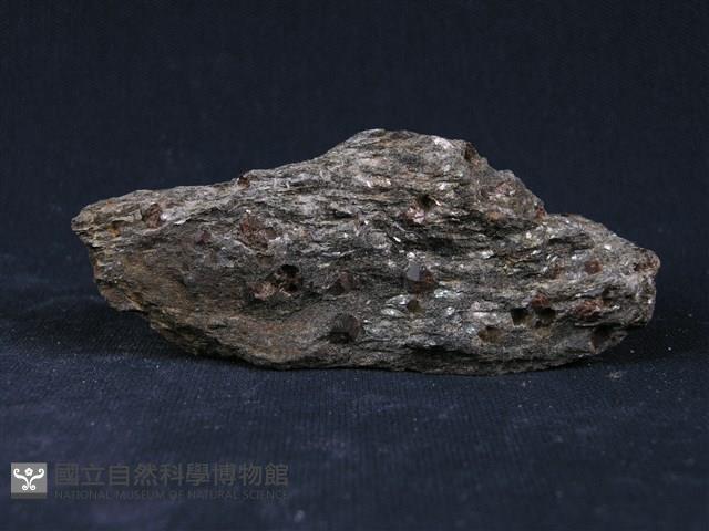角閃石雲母片岩藏品圖，第3張