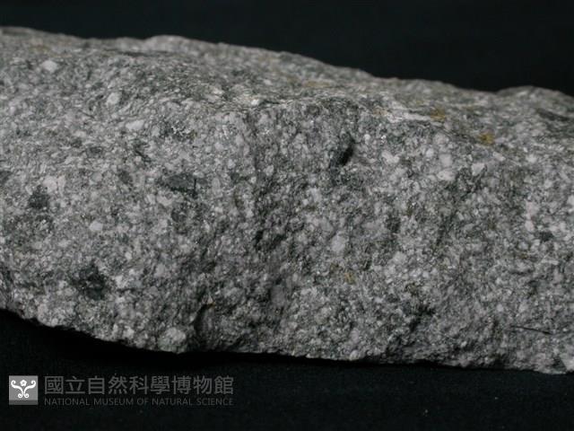 換質角閃石安山岩藏品圖，第3張