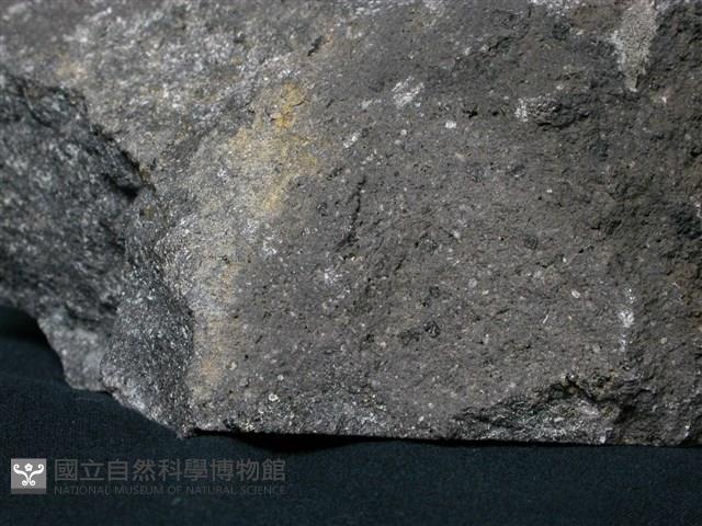 角閃安山岩藏品圖，第3張