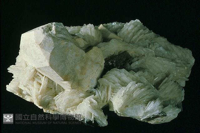 正長石/鈉長石藏品圖，第1張