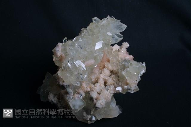 氟魚眼石藏品圖，第1張