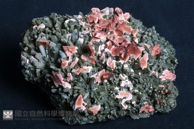 鈣鐵輝石藏品圖，第1張