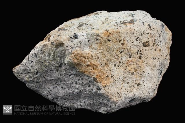 角閃石安山岩藏品圖，第1張