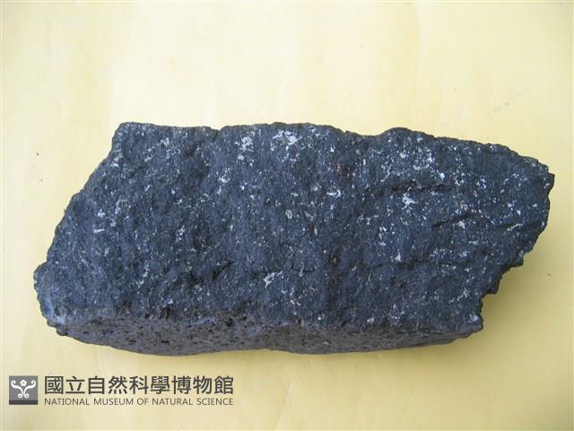 玄武質安山岩藏品圖，第1張