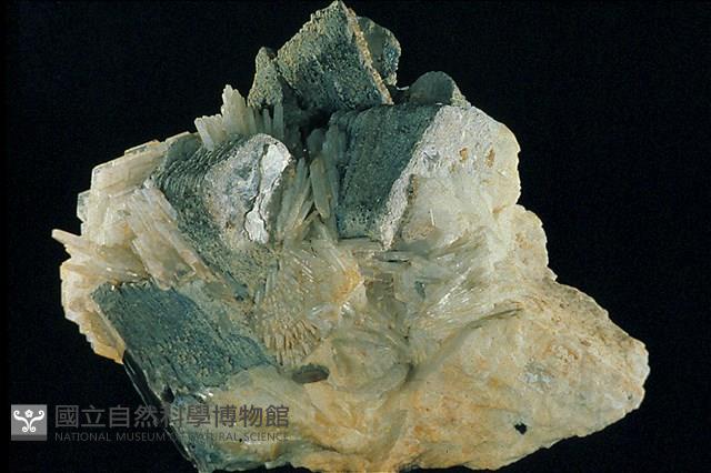 鈉長石/鋰雲母藏品圖，第1張