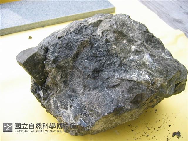 玻璃質玄武岩藏品圖，第1張