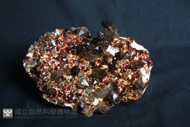 錳鋁榴石/煙水晶藏品圖，第1張