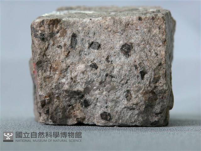 角閃安山岩藏品圖，第1張