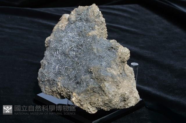 脆硫銻鉛礦藏品圖，第6張
