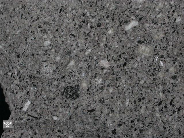 黑雲母角閃石安山岩藏品圖，第3張