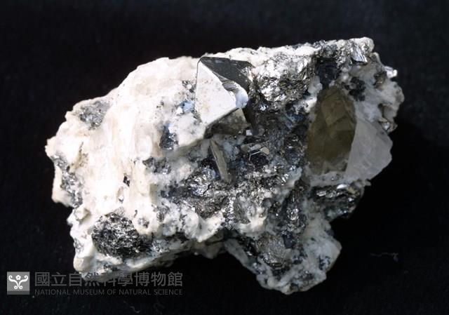 硫銅鈷礦藏品圖，第4張