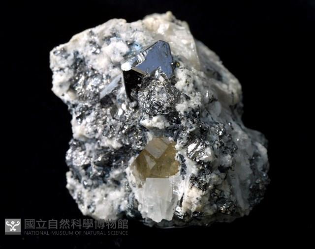 硫銅鈷礦藏品圖，第14張