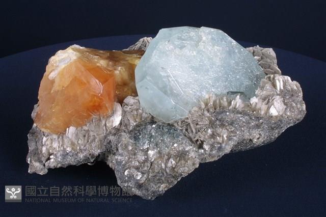 白鎢礦/白雲母/海藍寶石藏品圖，第2張