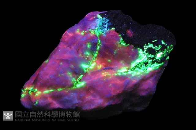 矽鋅礦藏品圖，第2張