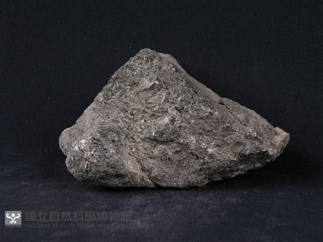 白雲母-角閃石-綠泥石片岩藏品圖，第2張