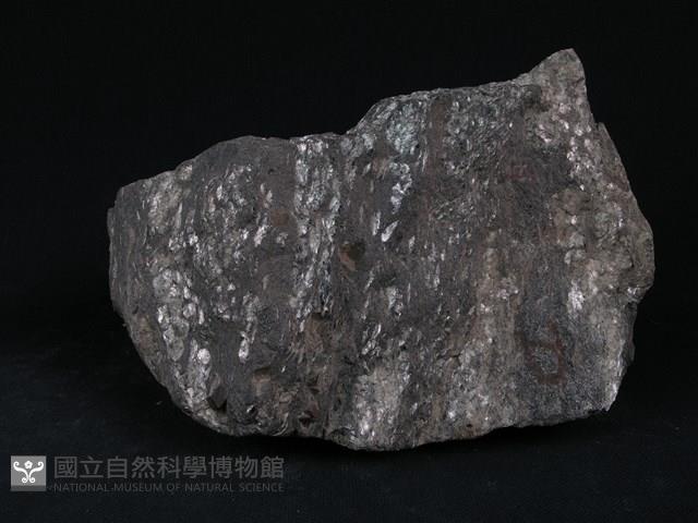 石榴子石-角閃石-白雲母片岩藏品圖，第2張