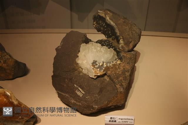 文石(霰石、菱鐵礦)藏品圖，第2張