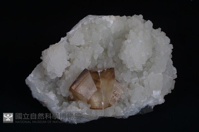 Calcite/Chalcedony Collection Image, Figure 2, Total 4 Figures