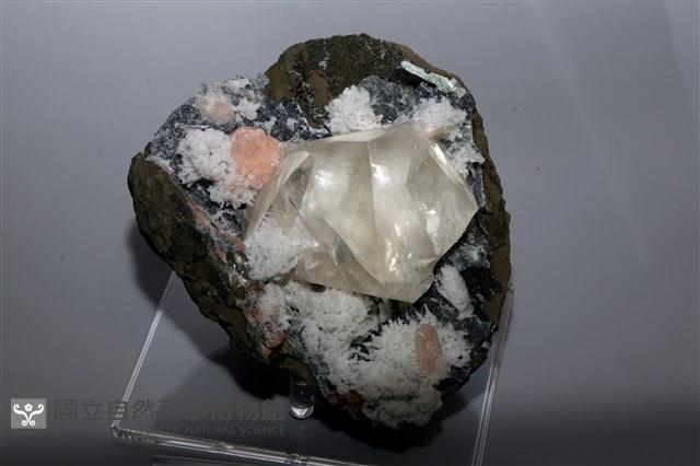 Calcite/Stilbite/Chalcedony Collection Image, Figure 2, Total 2 Figures