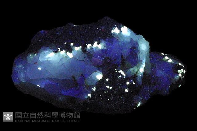 白鎢礦藏品圖，第2張