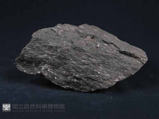 石榴子石-角閃石-白雲母片岩藏品圖，第2張