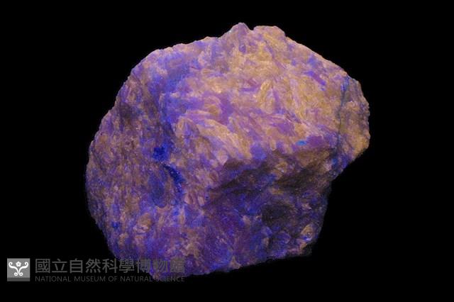 錳鎂閃石藏品圖，第2張