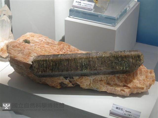 氟磷灰石/方解石藏品圖，第2張