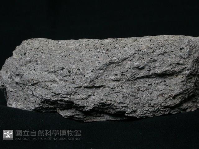 角閃黑雲母安山岩藏品圖，第2張