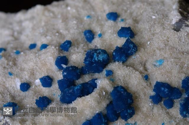 水矽釩鈣石 藏品圖，第2張