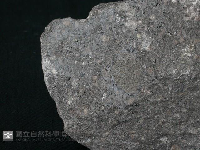 角閃安山岩藏品圖，第2張