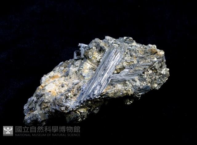 脆硫銻鉛礦藏品圖，第2張