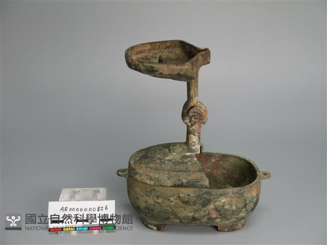 盒形銅燈藏品圖，第2張
