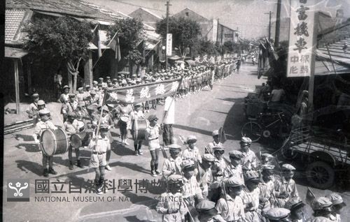 國慶遊行（1950至2006年臺灣常民生活）藏品圖，第1張