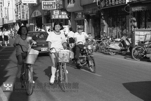 1950至2006年臺灣常民生活藏品圖，第1張