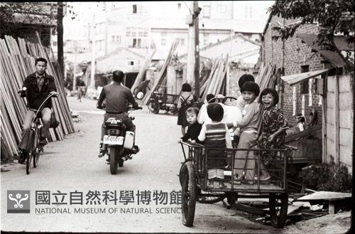 1950至2006年臺灣常民生活藏品圖，第1張
