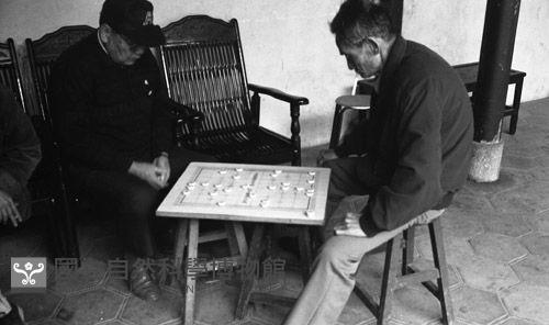 《下棋》（1950至2006年臺灣常民生活）藏品圖，第1張