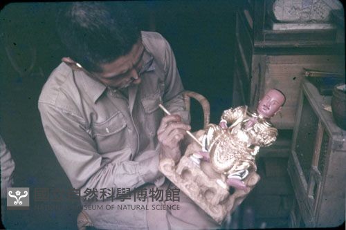 〈雕刻屋〉粧佛師（1950至2006年臺灣常民生活）藏品圖，第1張