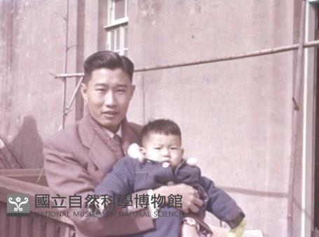 許蒼澤與兒子（1950至2006年臺灣常民生活）藏品圖，第1張